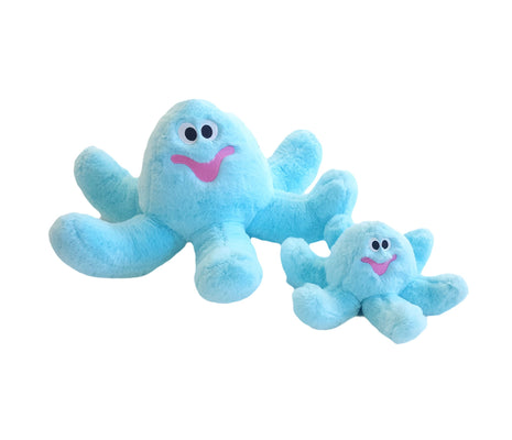 Gor Hugs Baby Octopus