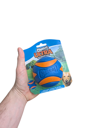 Chuckit Ultra Squeaker Ball - Nearly indestructible ball with squeaker - Various sizes